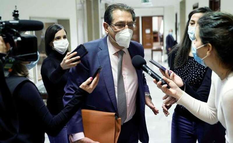 Uno de los magistrados seleccionados, a su llegada este martes al Congreso de los Diputados/EFE.